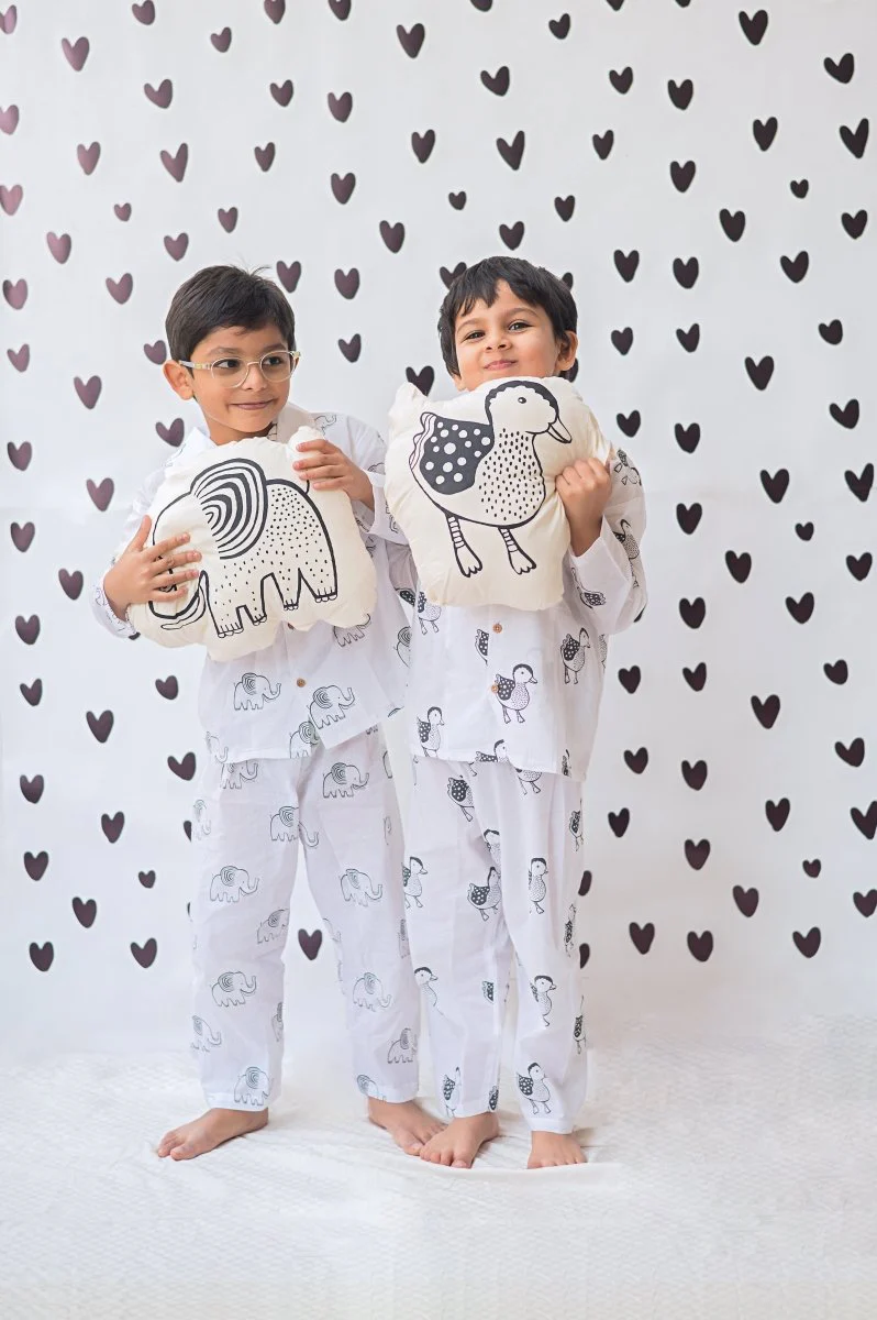 A Stomping Elephant- Unisex Kids Cotton Nightwear - Image 5