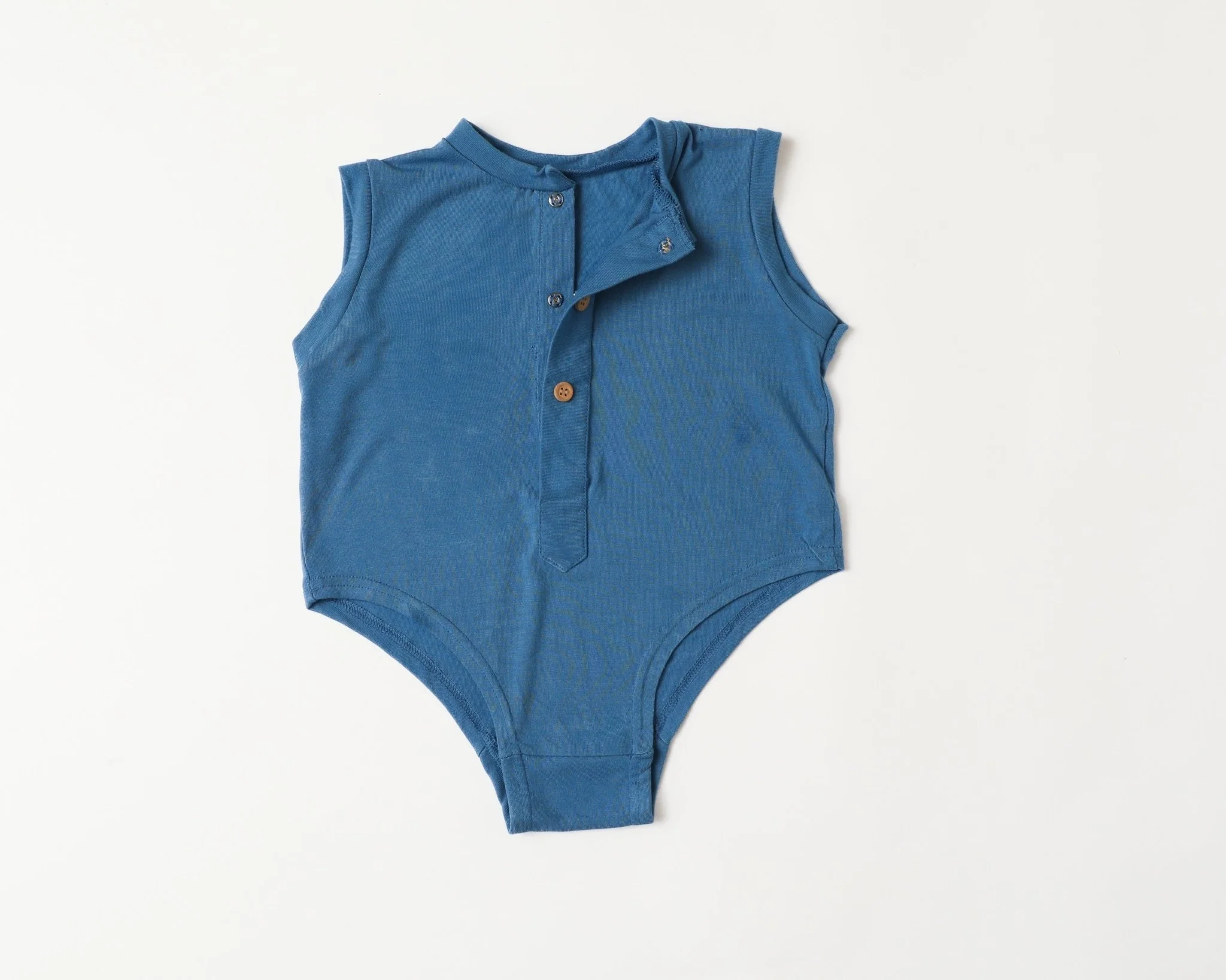 Front Open Herb Dyed Baby Suit For Easy Wear & Comfort - Image 3