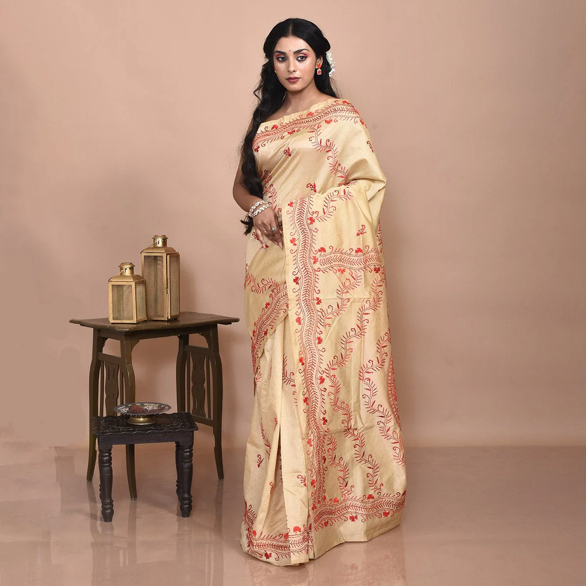 Bengal Semi Silk Hand Embroidered Kantha Stitch Saree - Image 5