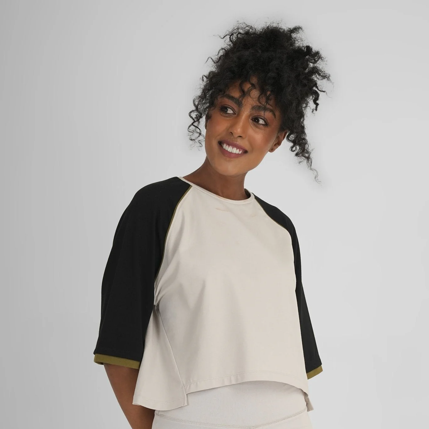 Boxy Fit After Workout T-shirt – Breathable & Relaxed Yoga Wear - Image 11