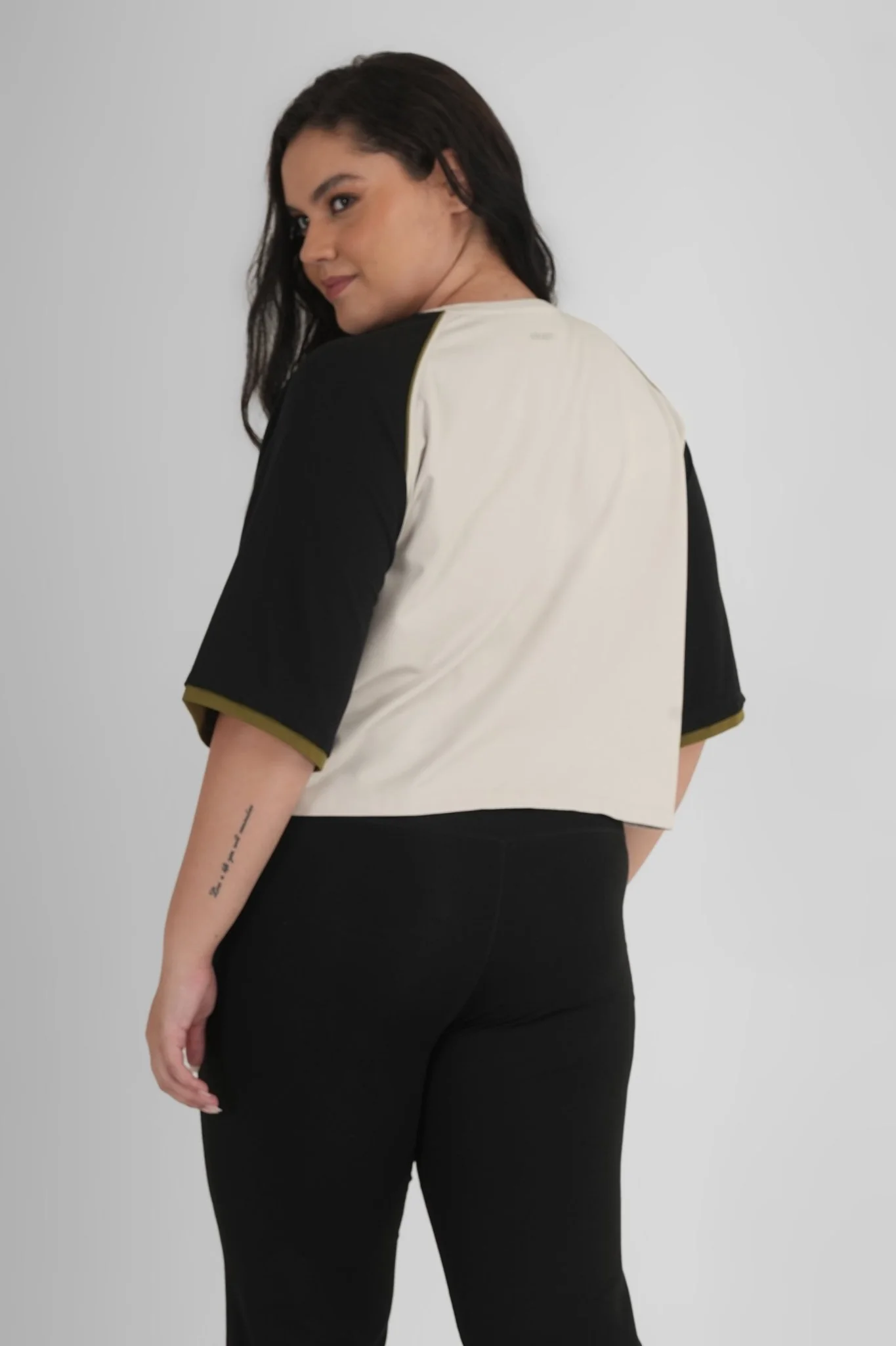 Boxy Fit After Workout T-shirt – Breathable & Relaxed Yoga Wear - Image 9