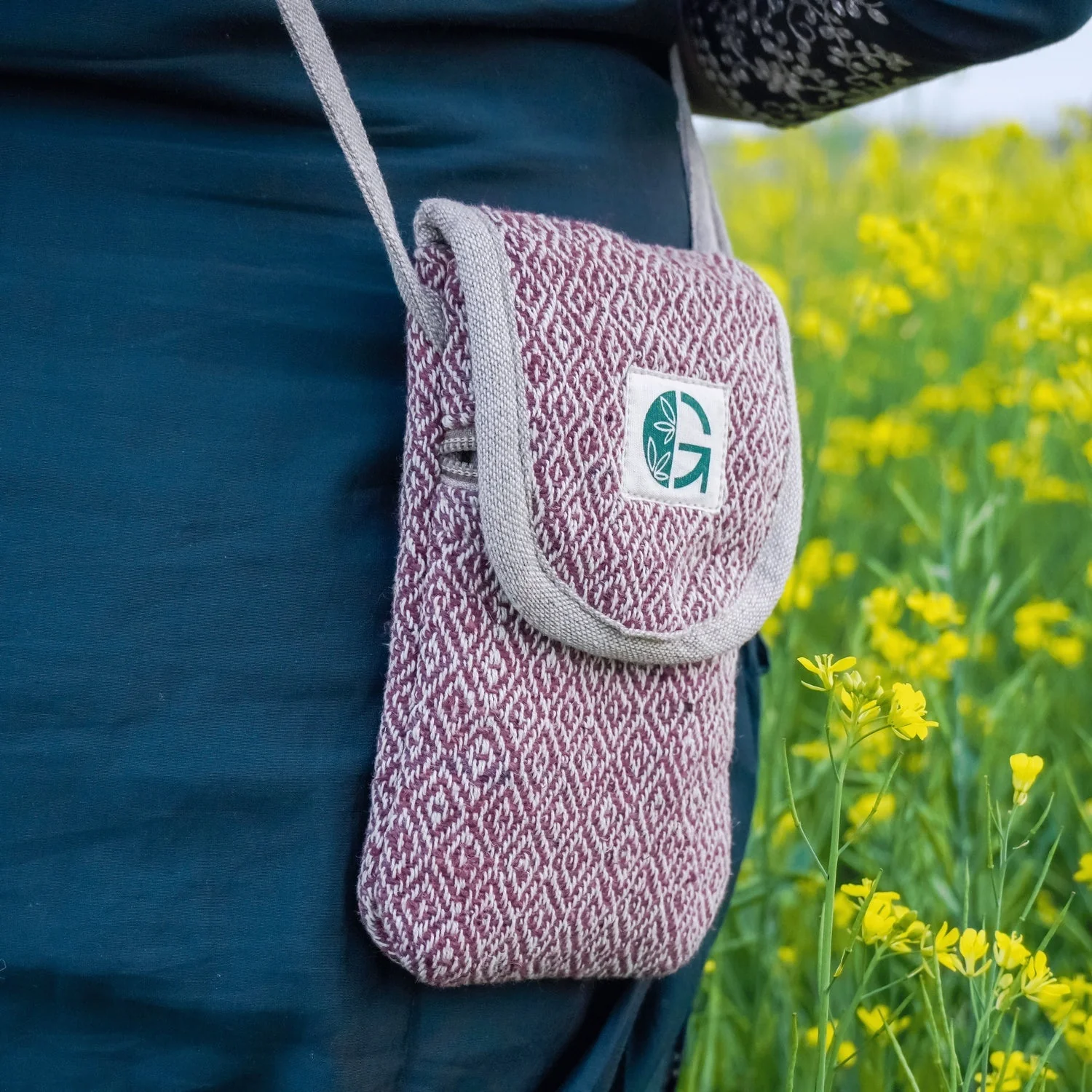 Diamond Mobile Sling Bag | Stylish Crossbody Phone Pouch for Daily Use - Image 4