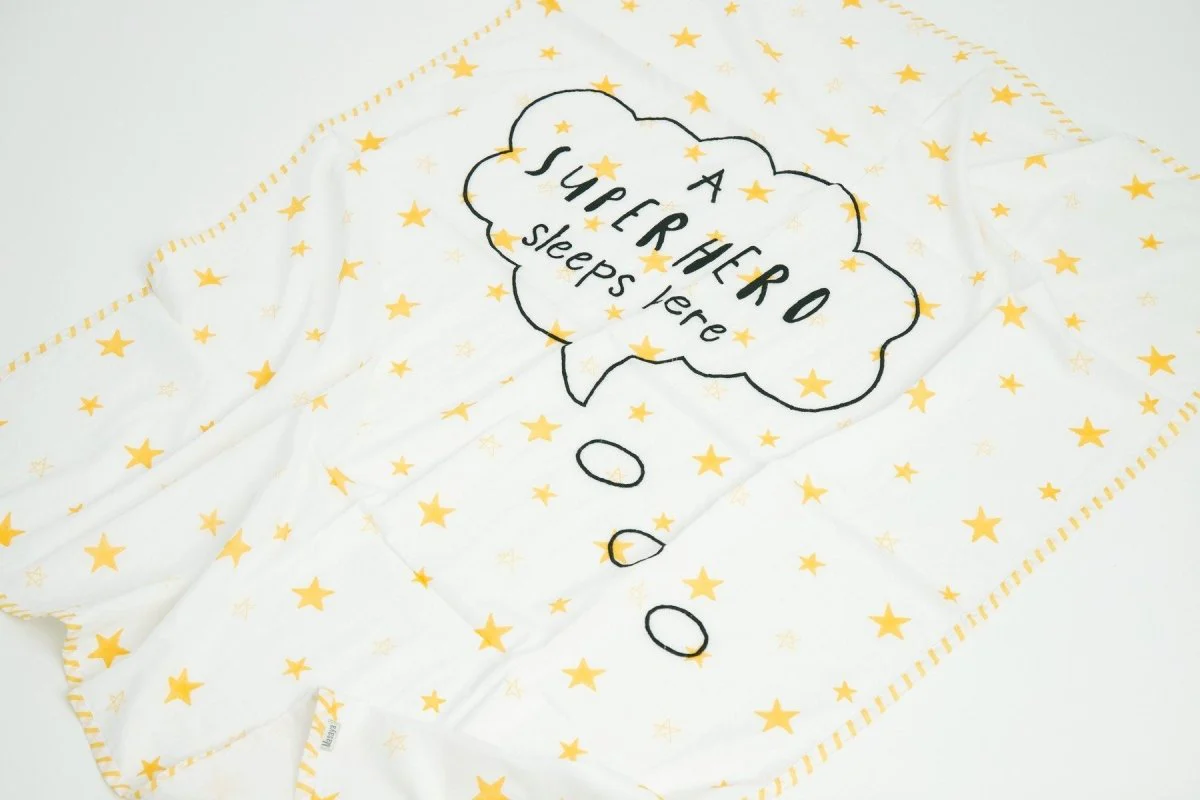 Dohar - Superbaby Flies Over Town- Emroidered - Image 11