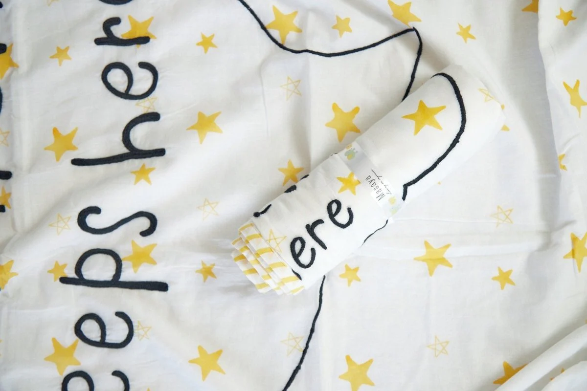 Dohar - Superbaby Flies Over Town- Emroidered - Image 17