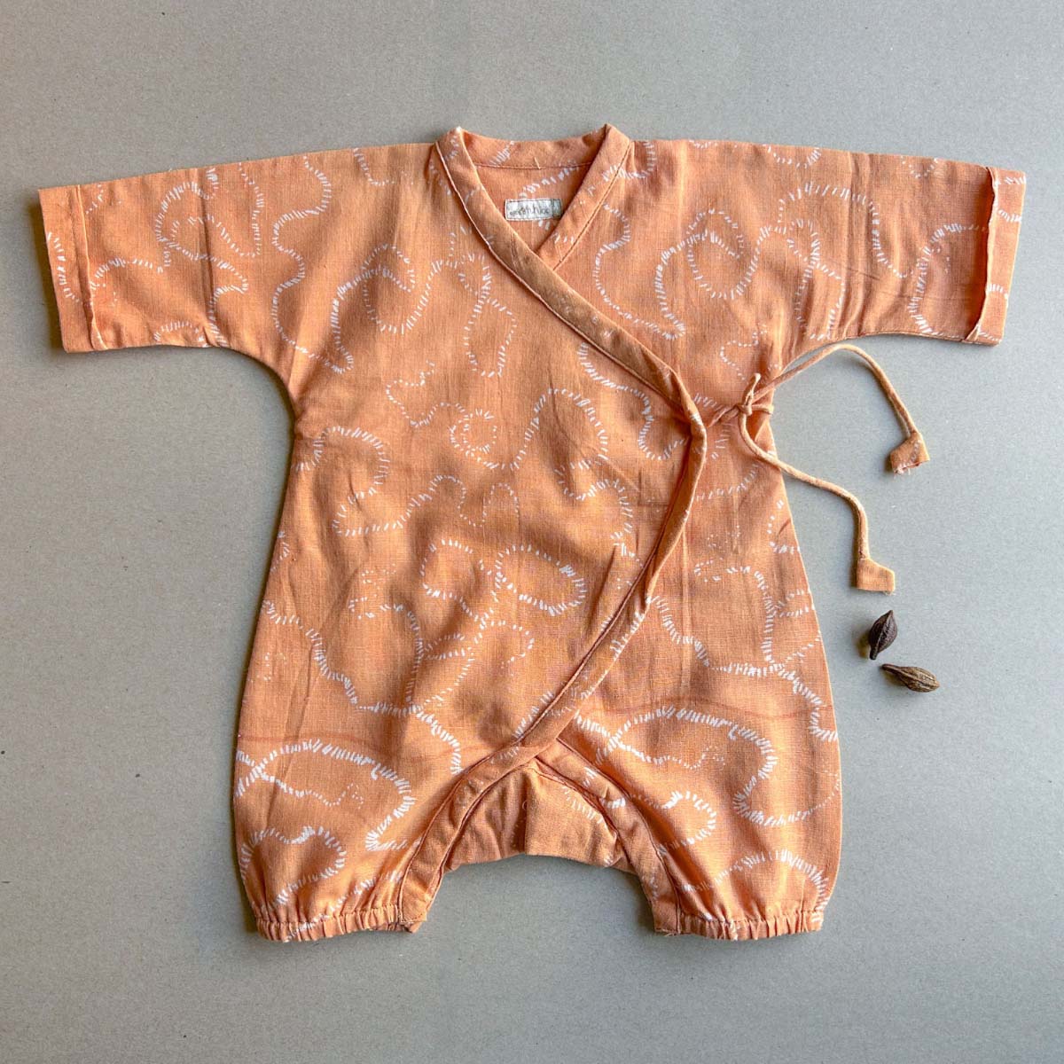 Dominos Baby Romper