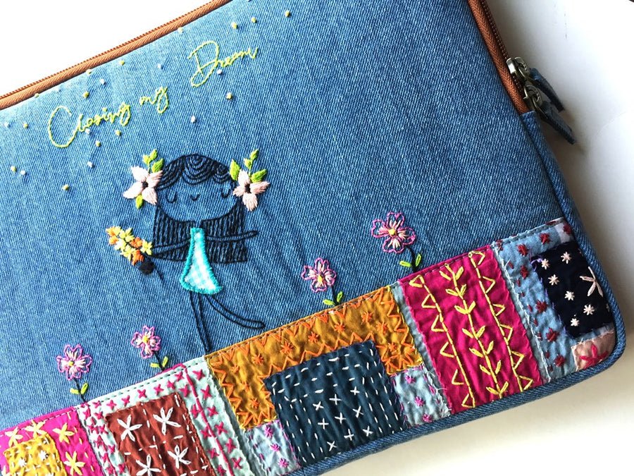 Dreamer Laptop Sleeve - Image 2