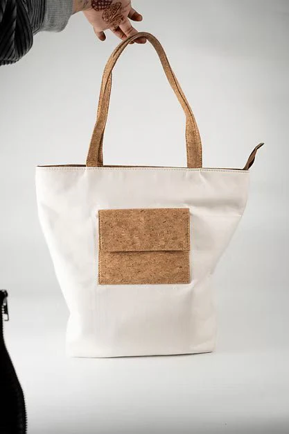 Fashionable Cork Tote Bag | Stylish & Sustainable Everyday Carry - Image 4