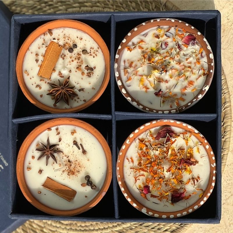 Festive Set of 4 Soywax Candle Giftbox - Image 2