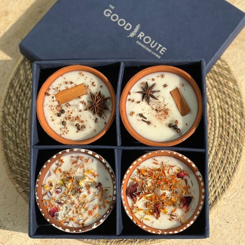 Festive Set of 4 Soywax Candle Giftbox - Image 3