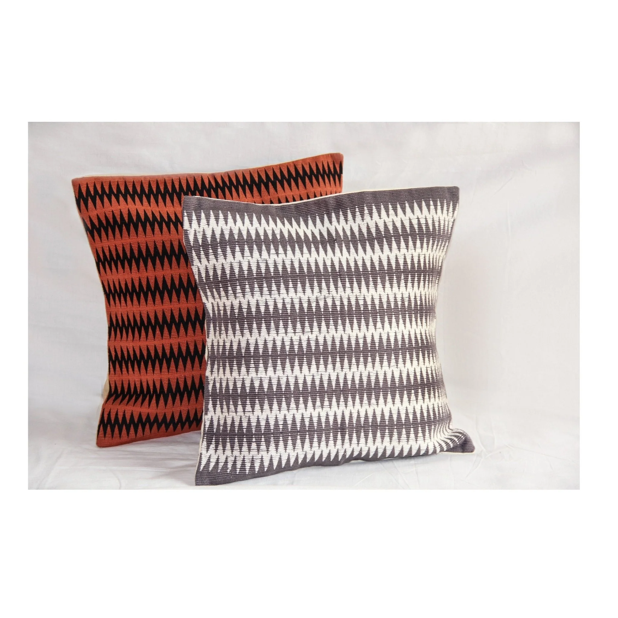 Handwoven Cotton Patkai Grey & White Tribal Cushion Cover - Image 4