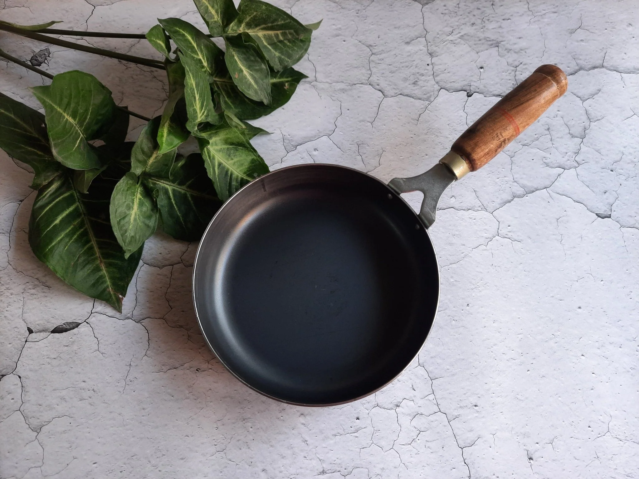 Iron Fry Pan | Traditional Iron Skillet for Healthy Cooking - Image 2