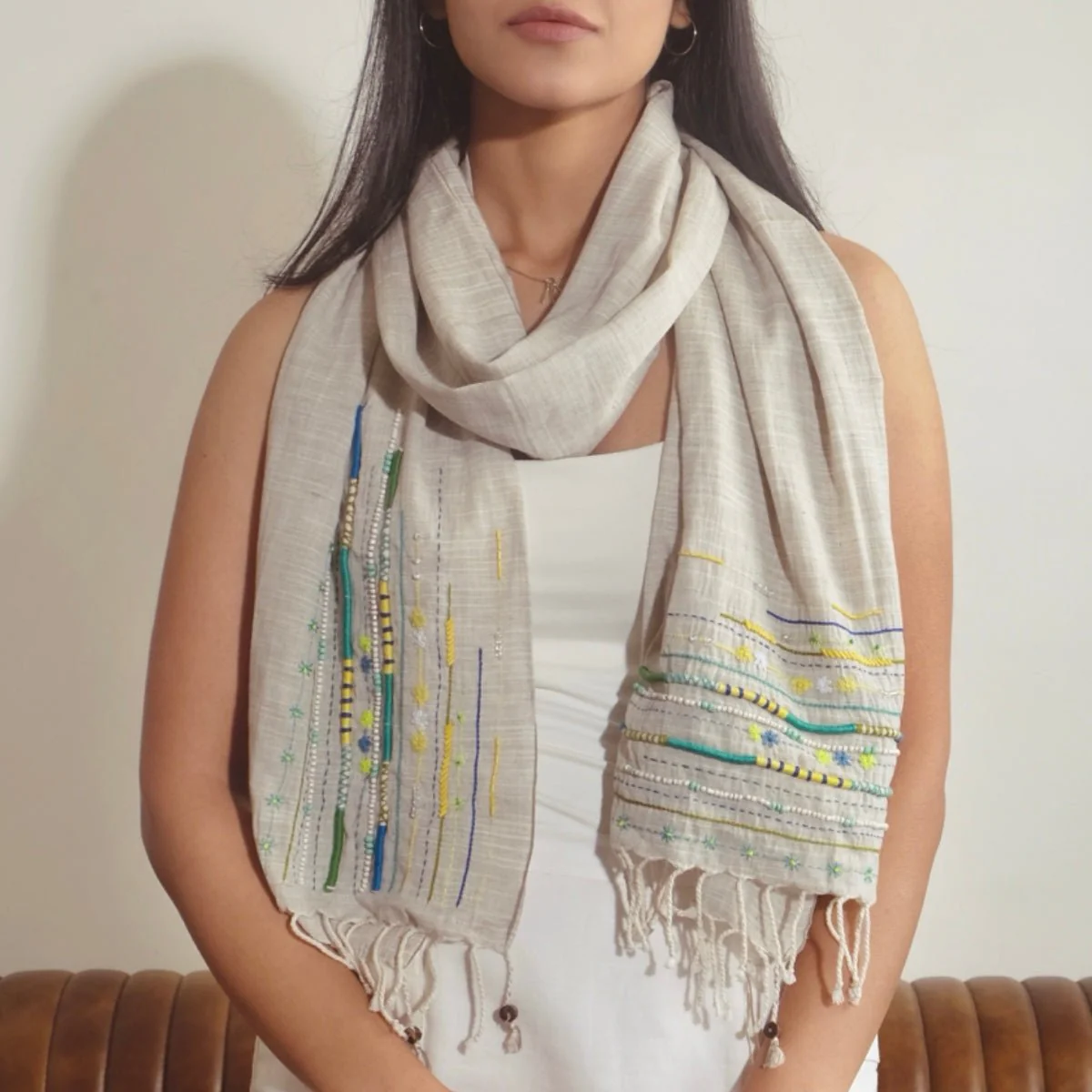 Ivory Linen Scarf with Delicate Rose Print - Image 2