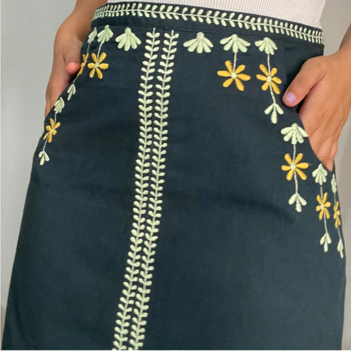 Katie Skirt – Stylish & Comfortable Women’s Skirt - Image 2