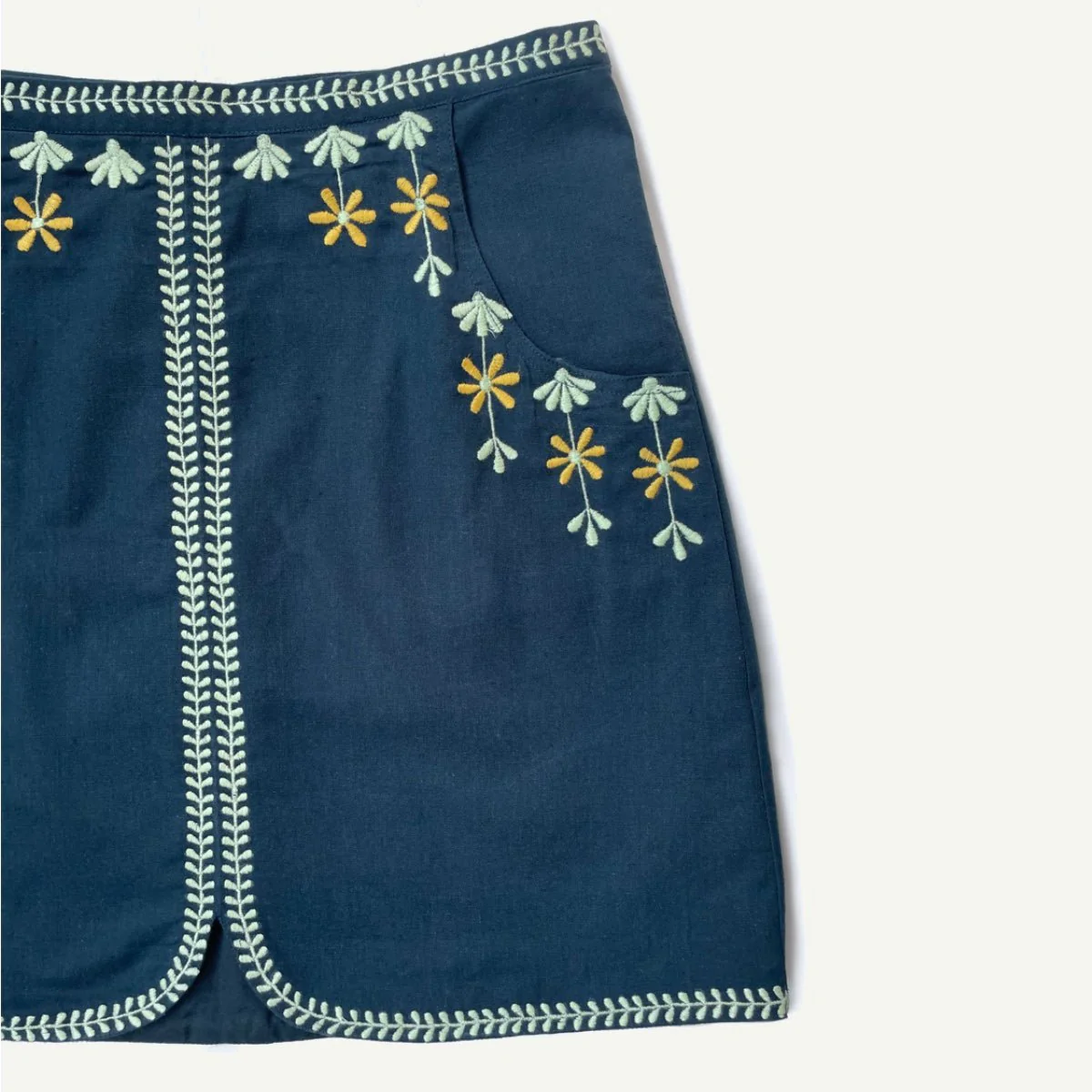 Katie Skirt – Stylish & Comfortable Women’s Skirt - Image 3
