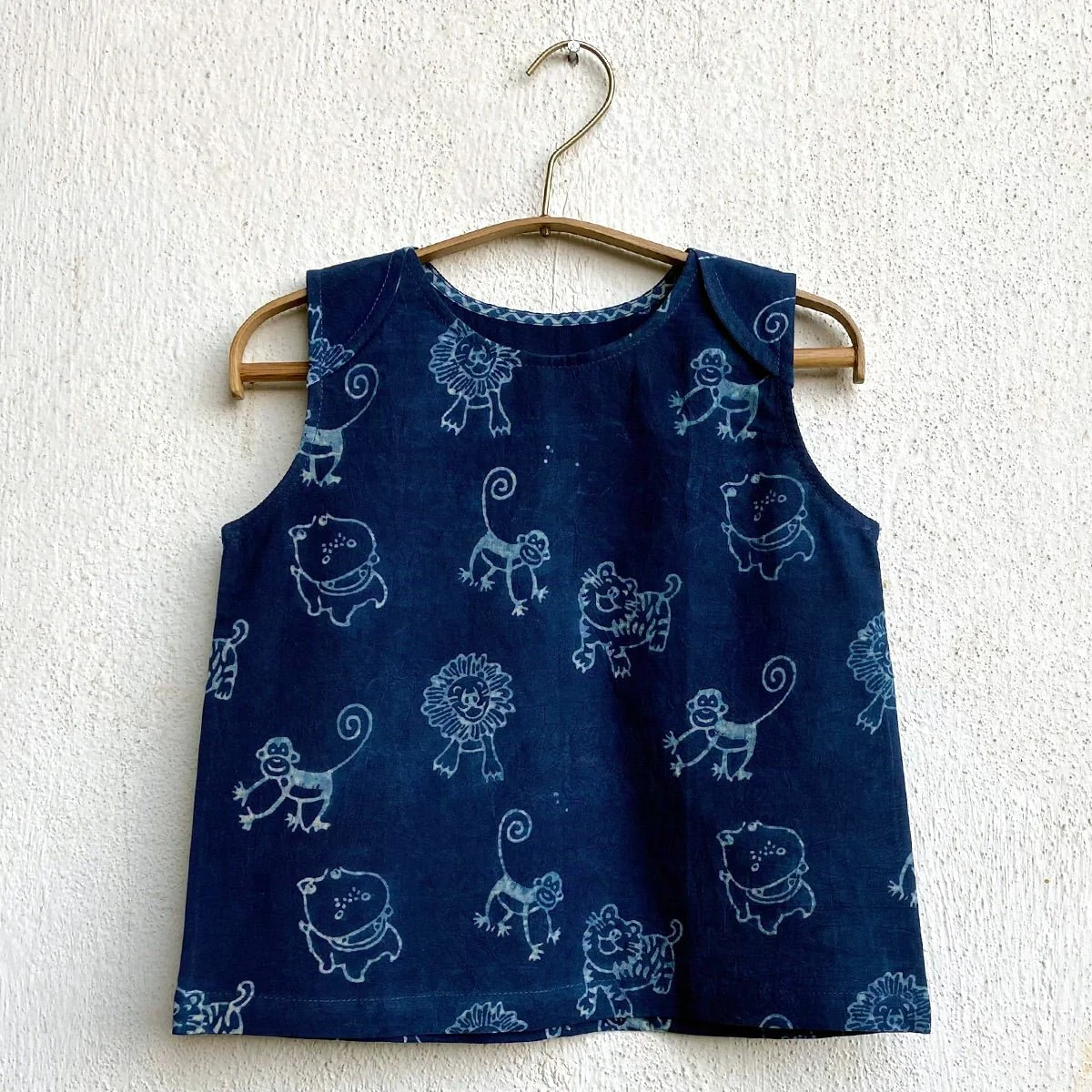 Kids Unisex Organic Cotton Sleeveless Zoo Jhabla with printed pants - Image 3