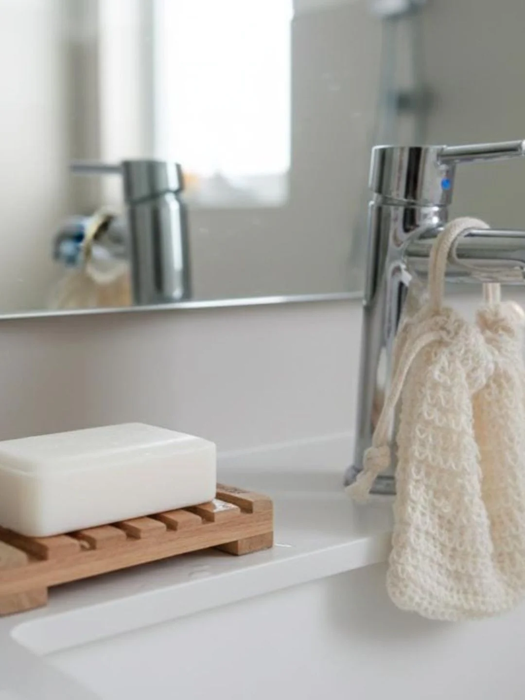Natural Ramie Soap Saver Pouch & Bamboo Wood Soap Dish - Image 3