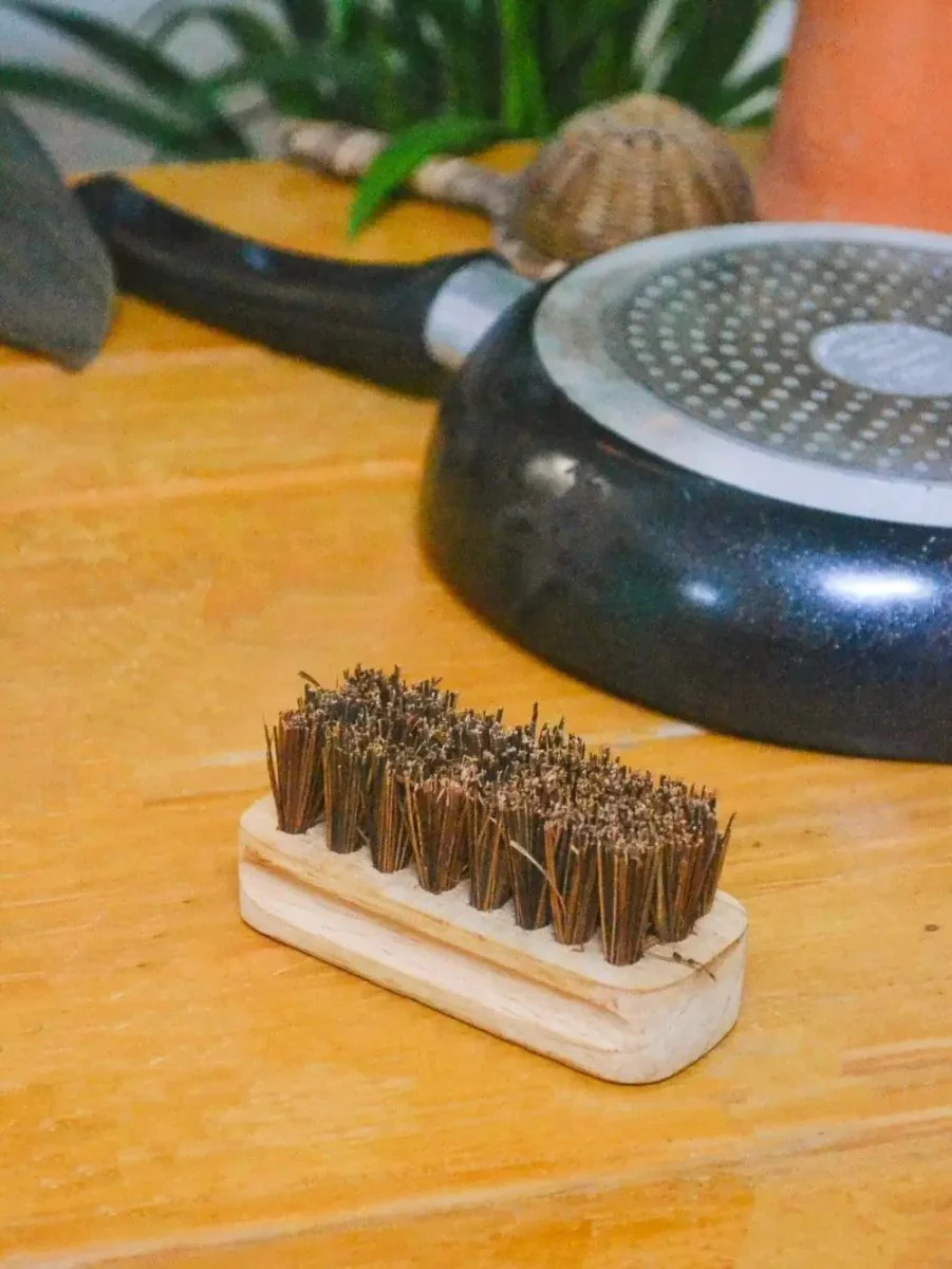 Kitchen Hard Scrub Brush - Image 3