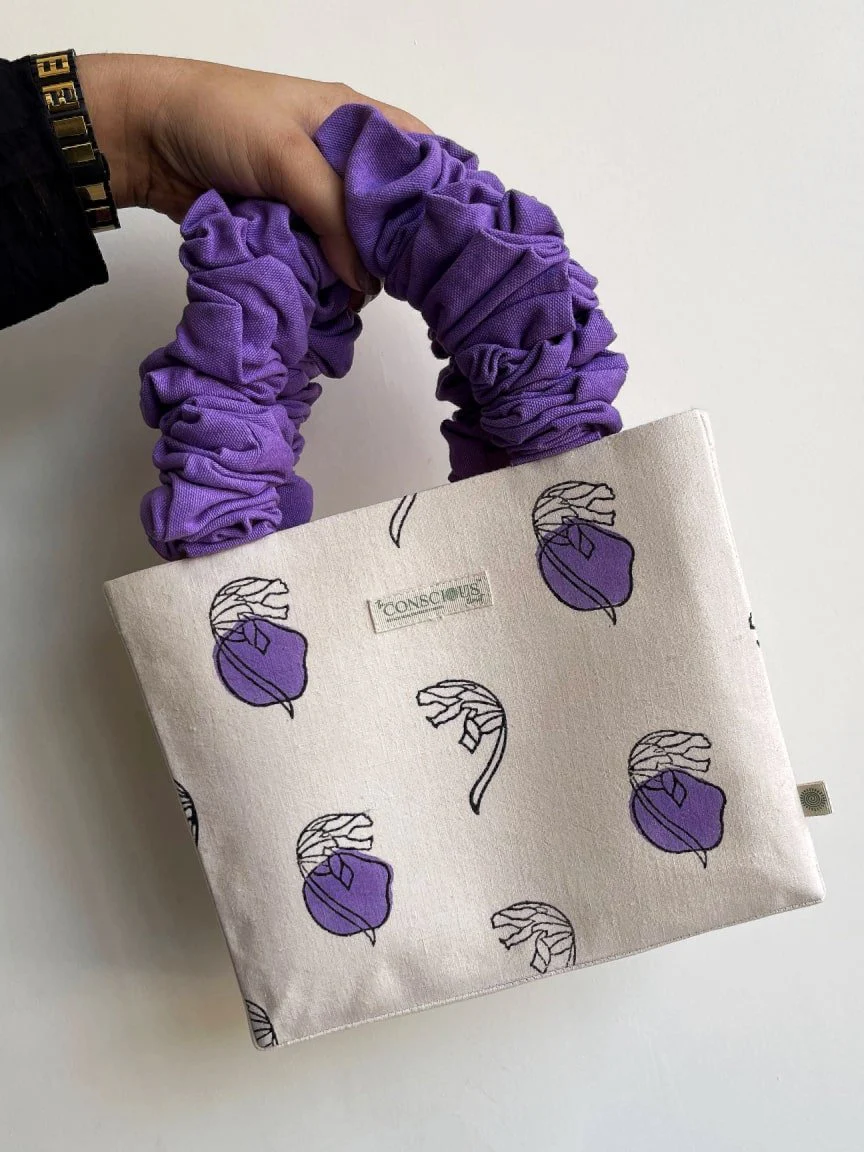 Lavender Dot Scrunchie Tote Bag in Organic Cotton - Image 4
