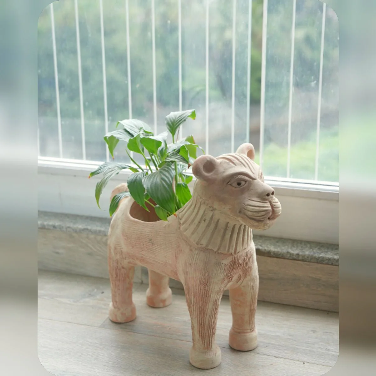 Lion King Earthen Planter