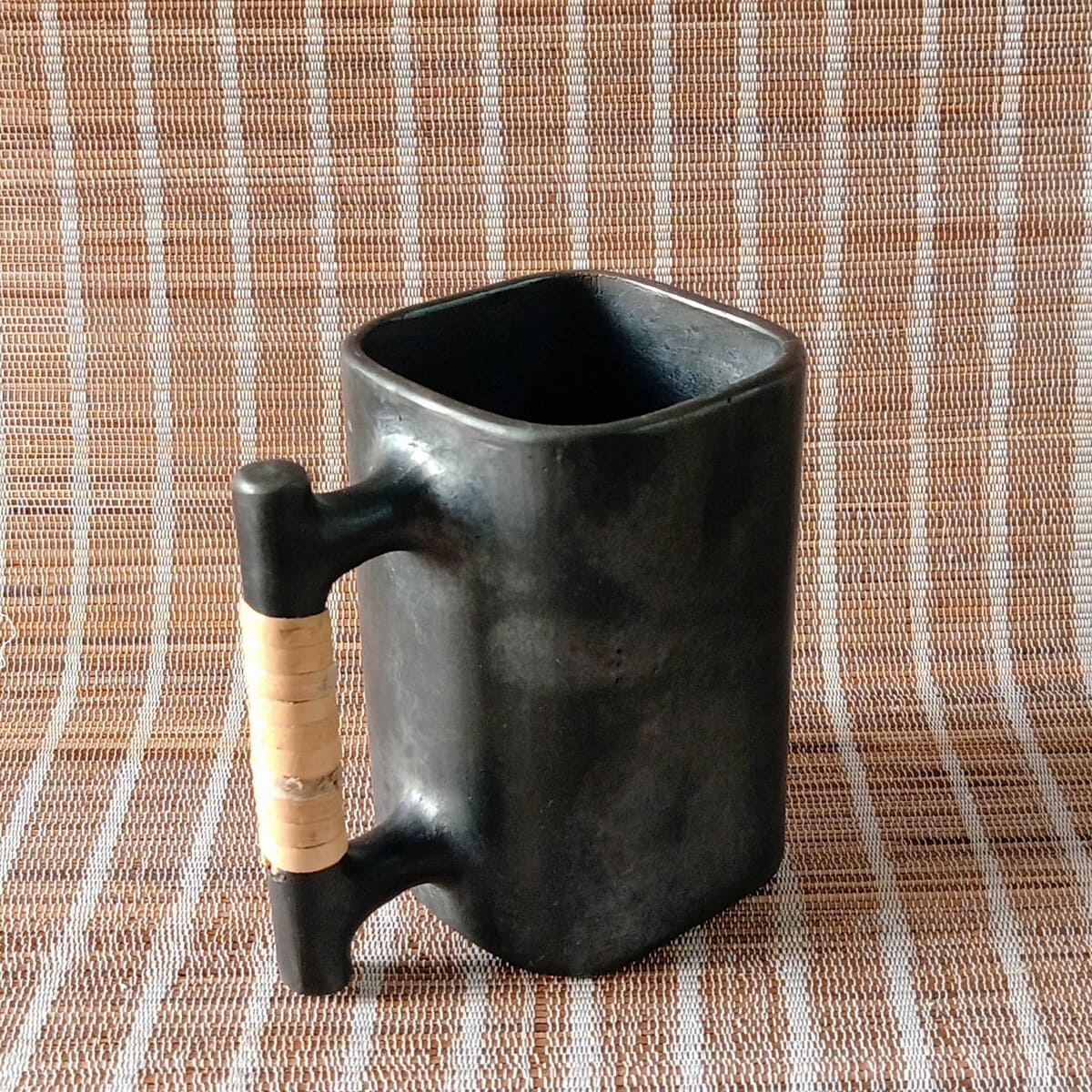 Longpi Black Pottery Beer Mug Large - Square - Image 3