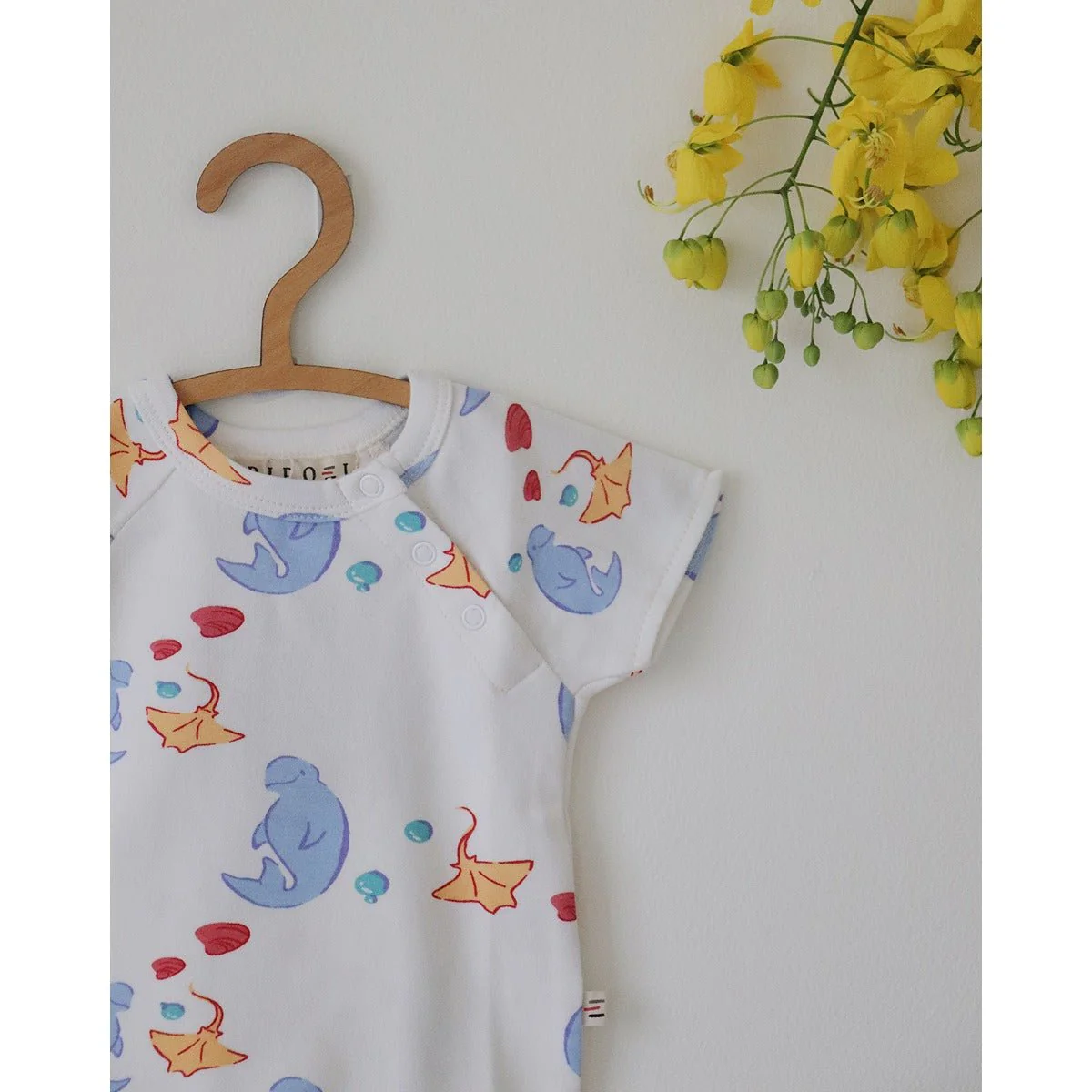 Manta Ray Breathable Organic Cotton Baby Bodysuit – Classic - Image 4