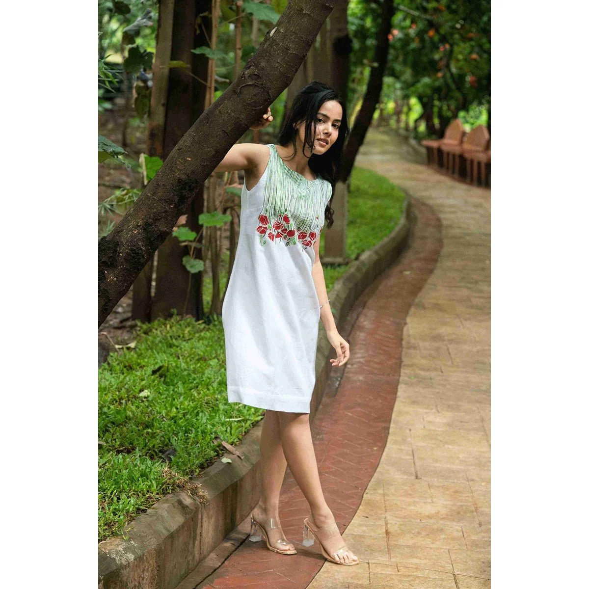 Meher Pearl White Shift Linen Blend Dress With Hand Painting
