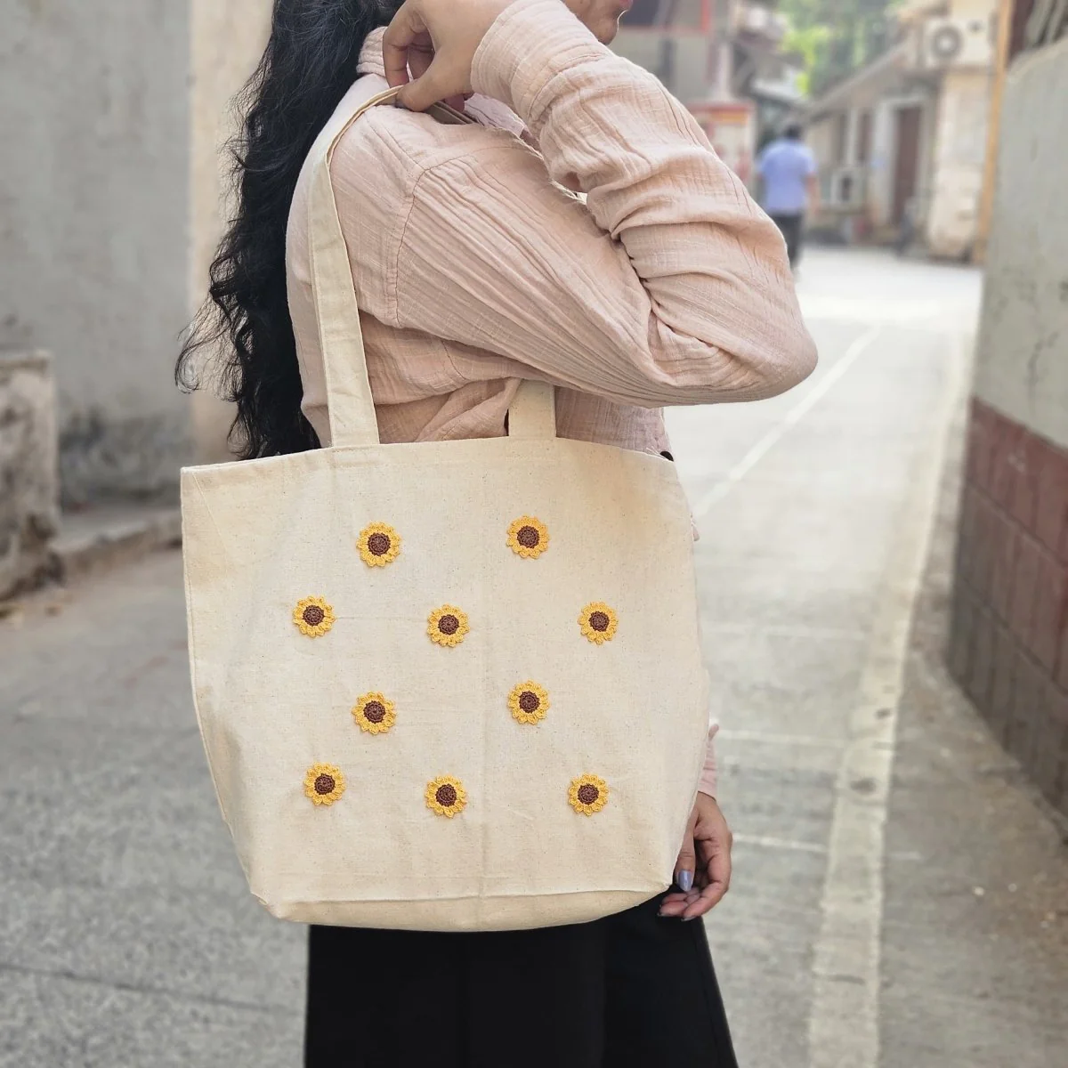 Minimal Sunflower Hand Crochet Tote Bags For Women - Image 3