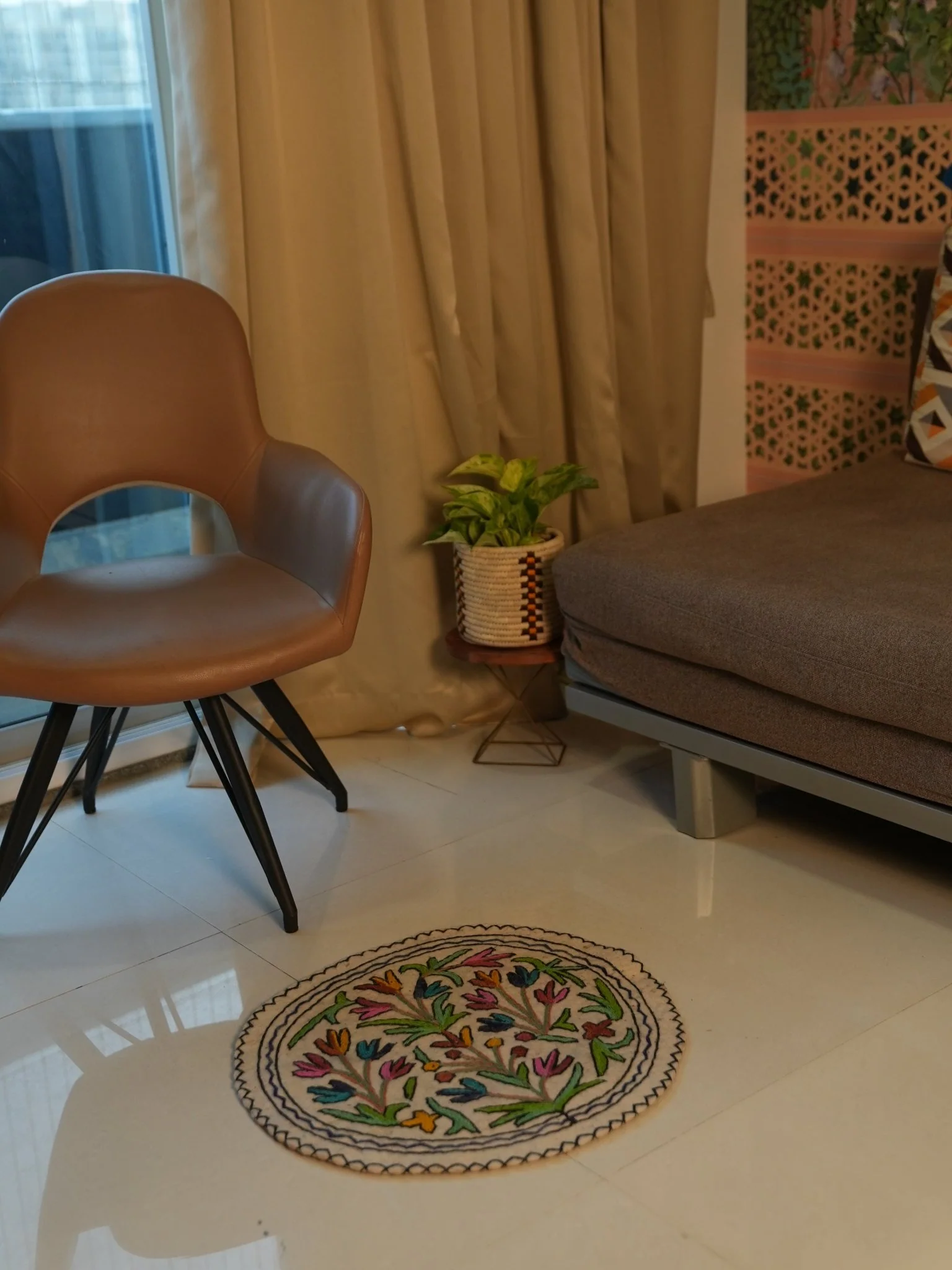 Handmade Namda Round Rug | 2 Iinch - Image 11