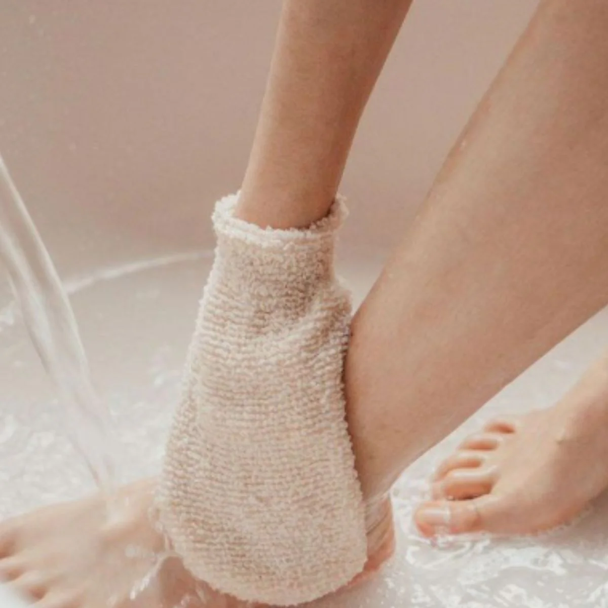 Natural Loofah Body Scrubber Glove | Exfoliating Shower Mitt - Image 2