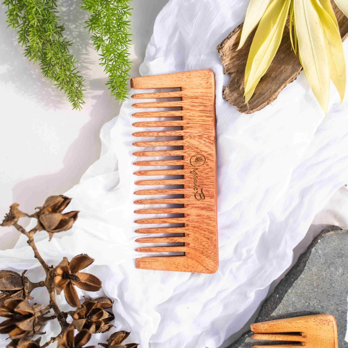 Neem Shampoo Comb and Detangling Comb - Image 2