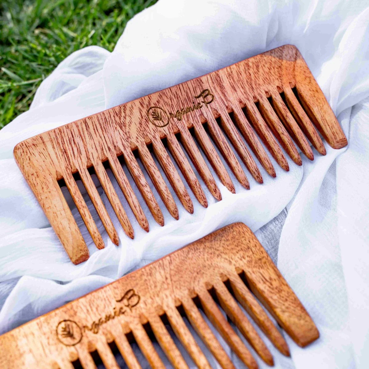 Neem Shampoo Comb and Detangling Comb - Image 3