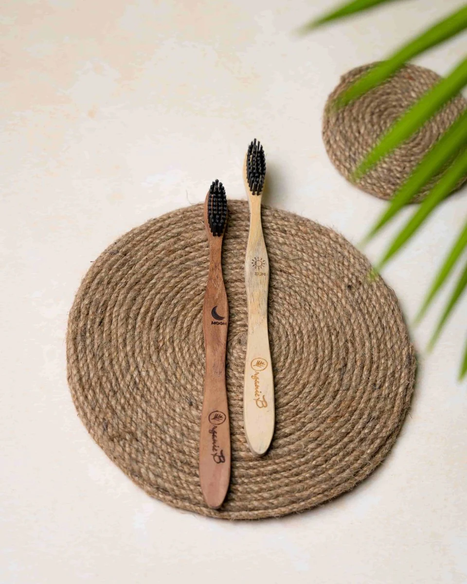 Neem Toothbrush Black Pack of 4 - Image 3
