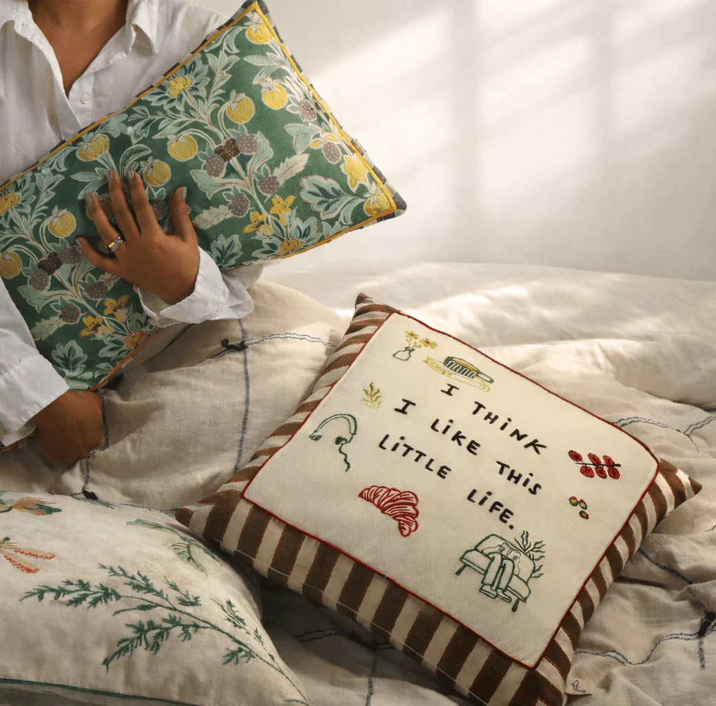 Postcard Embroidered Cushion Cover Decorative Throw Pillow Cover - Image 4