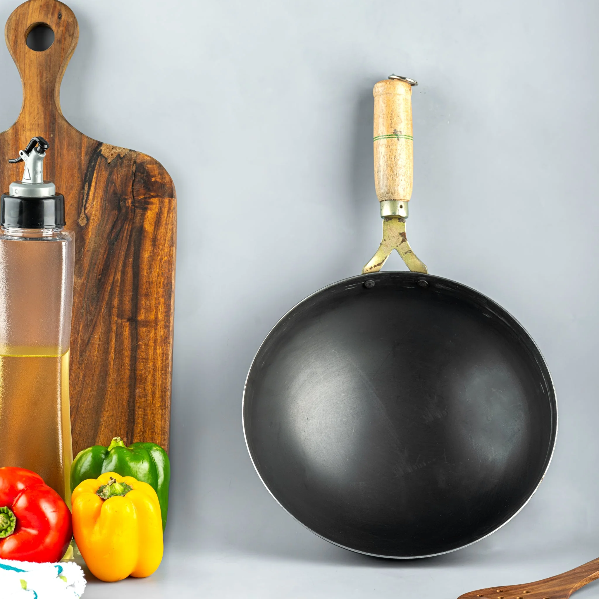 Pure Iron Handmade Round Wok - Image 2