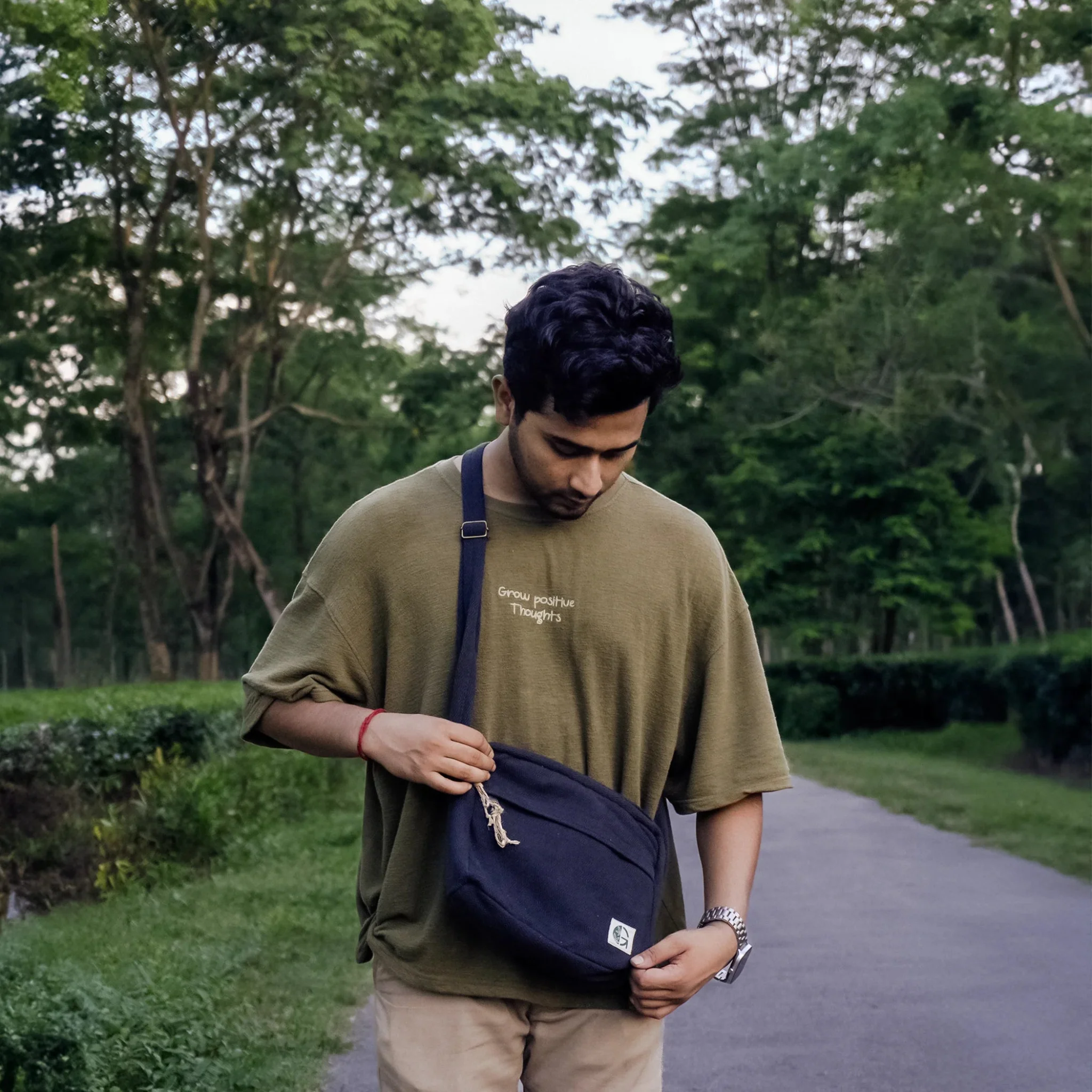 Black Reiek Sling Bag | Sustainable Hemp Crossbody Bag - Image 2