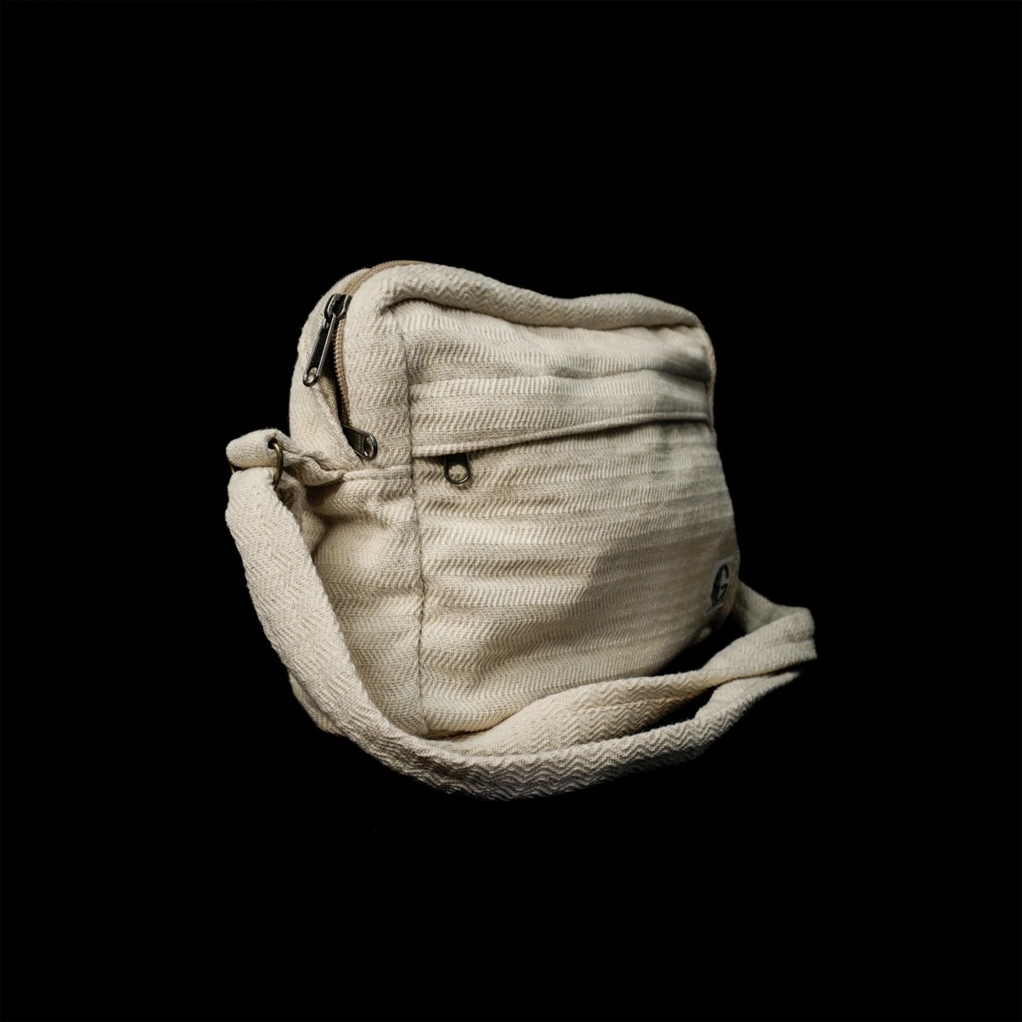 Reiek Sling Bag (White) | Sustainable Hemp Crossbody Bag - Image 5