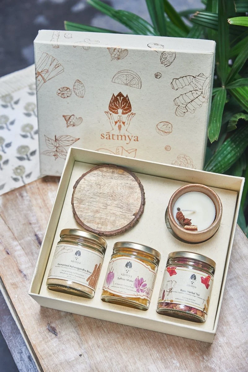 Sakhì Gift Box - Women's Health & Beauty Care