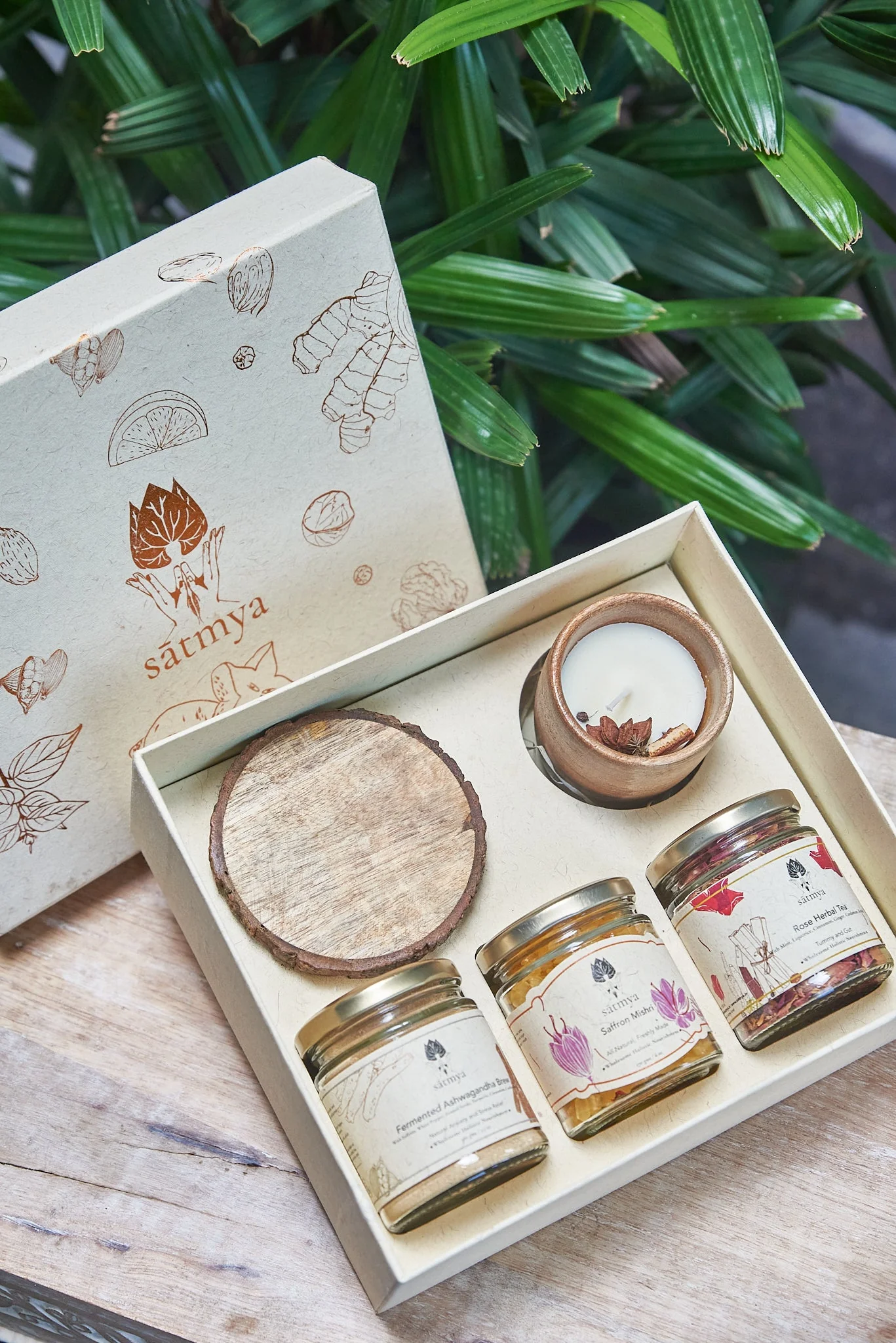 Sakhì Gift Box - Women's Health & Beauty Care - Image 3