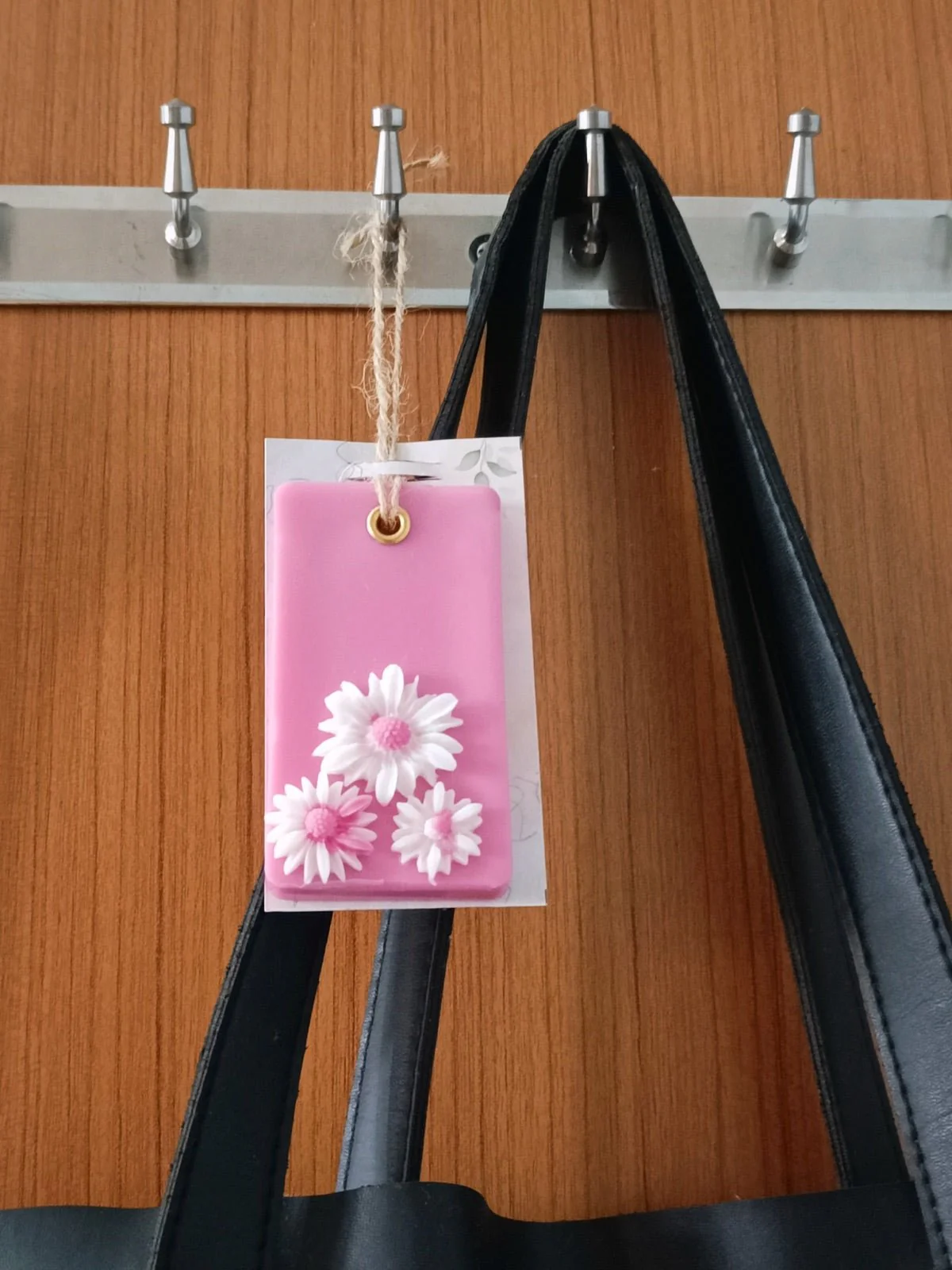 Daisy Scented Soywax Air Freshener Sachet- Daisy 42g - Image 5