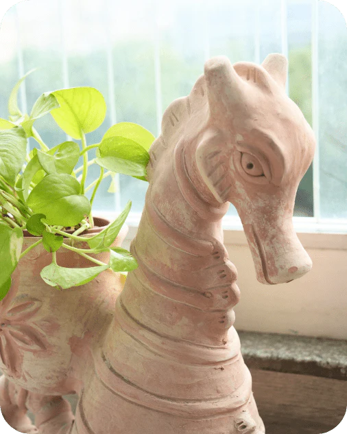 Seashell Seahorse Earthen Planter - Image 3