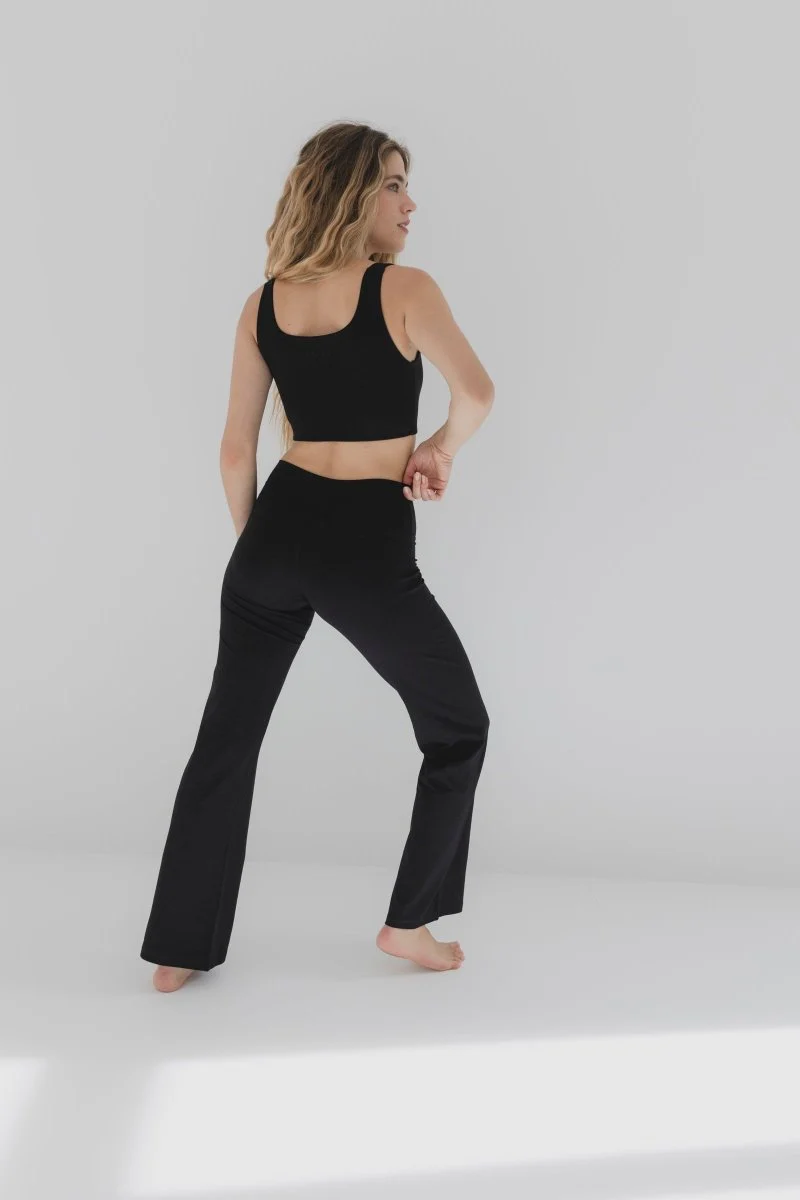 Sienna Yoga Co-ord Set in Black – Comfortable Natural Fabric Outfit - Image 3