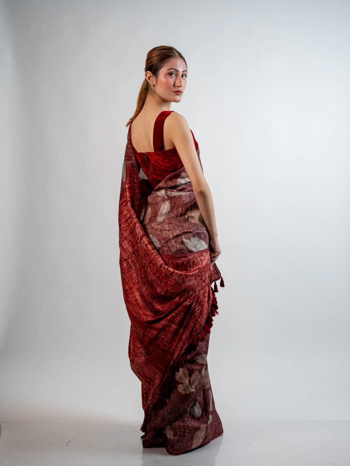 Sinduri Sari Silk | Handwoven Pure Silk Sari in Deep Red Hue - Image 4