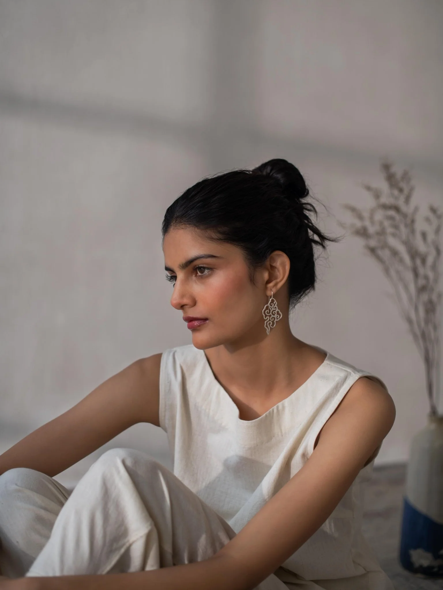 Sleeveless Ivory Khadi Top for Women - Image 3