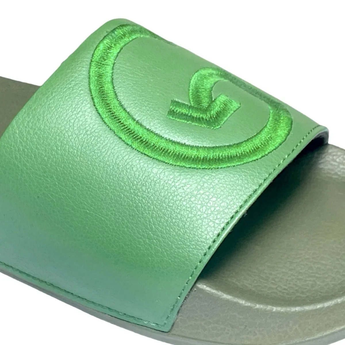 Slide Nature Green | Made with Recycled Materials - Image 4