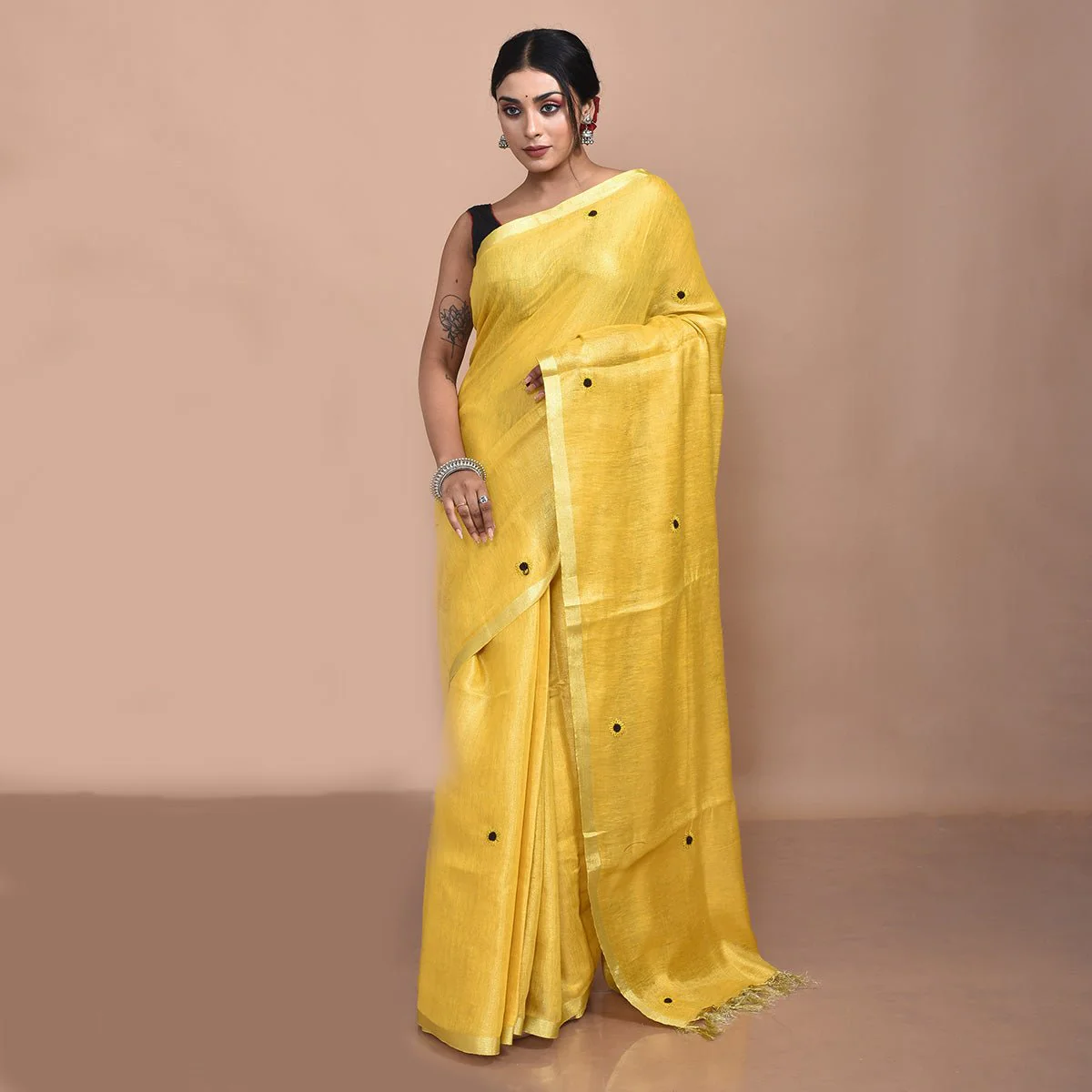 Pure Linen Saree with Floral Design Hand Embroidery - Image 13