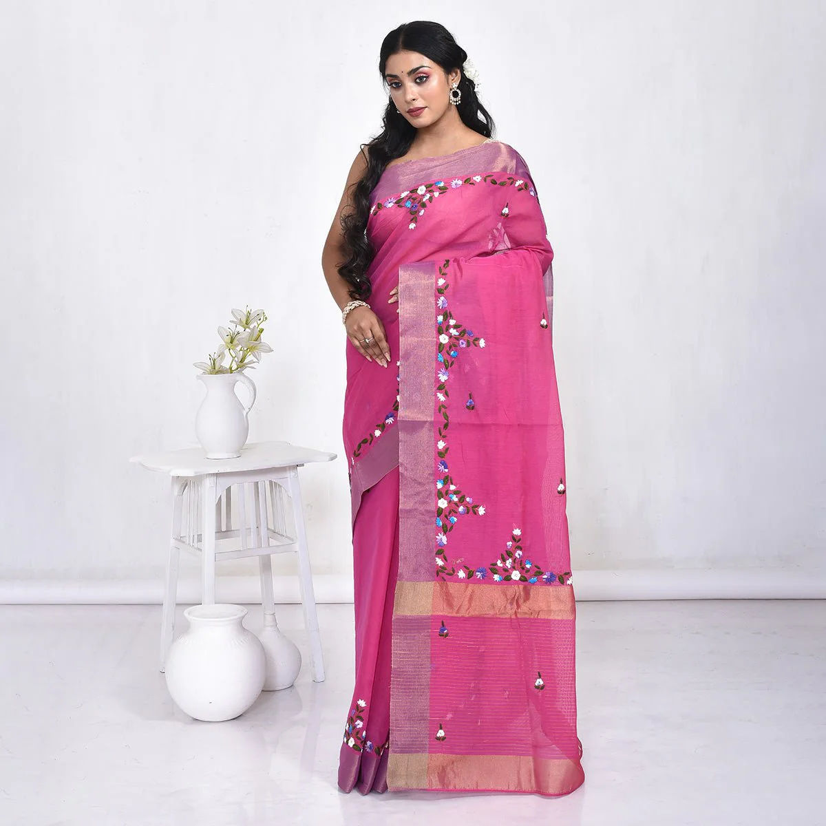 Pure Linen Saree with Floral Design Hand Embroidery - Image 3