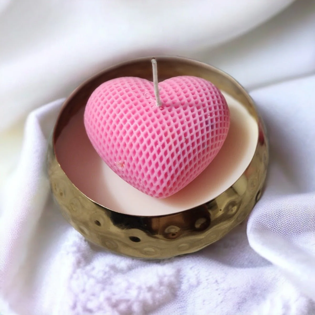 Urli Melting Heart Soy Wax Candle - Image 3