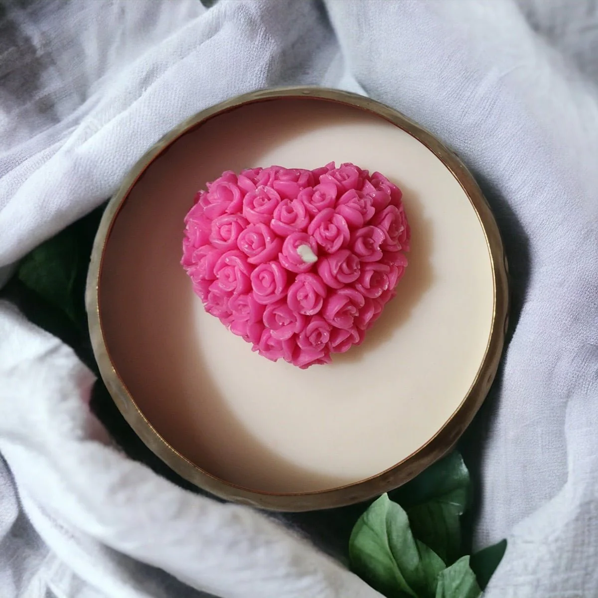 Urli Rose Heart Soy Wax Candle - Image 7