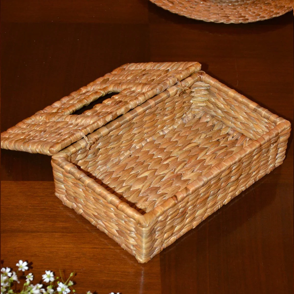 Water Hyacinth Tissue Box - Natural - Image 8
