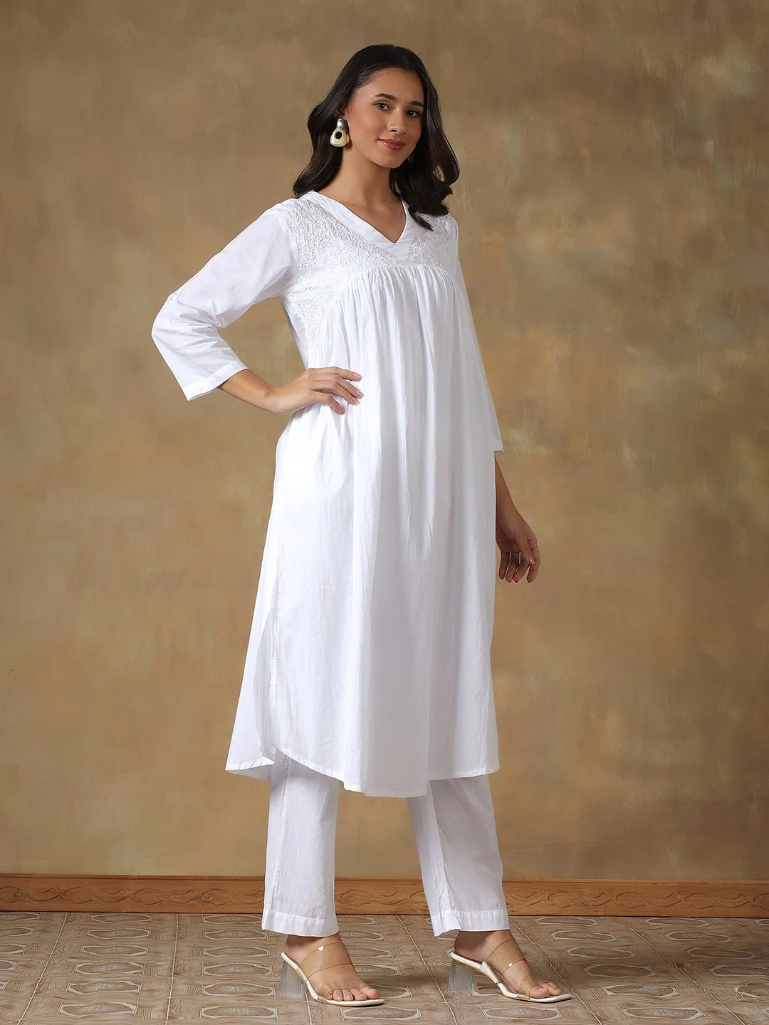 White Cotton Lucknowi Chikankari Kurta-Pant Set - Image 4